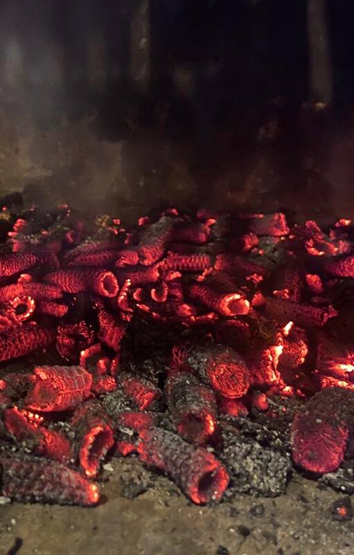 De la basura a la parrilla: la historia de Marlo, el sustituto ecológico del carbón