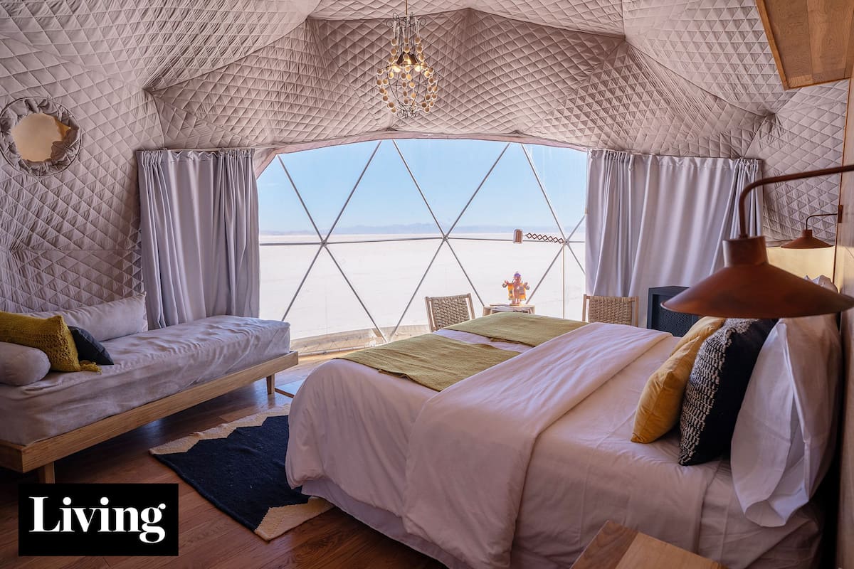 Te mostramos domos que combinan buen interiorismo con paisajes únicos.
