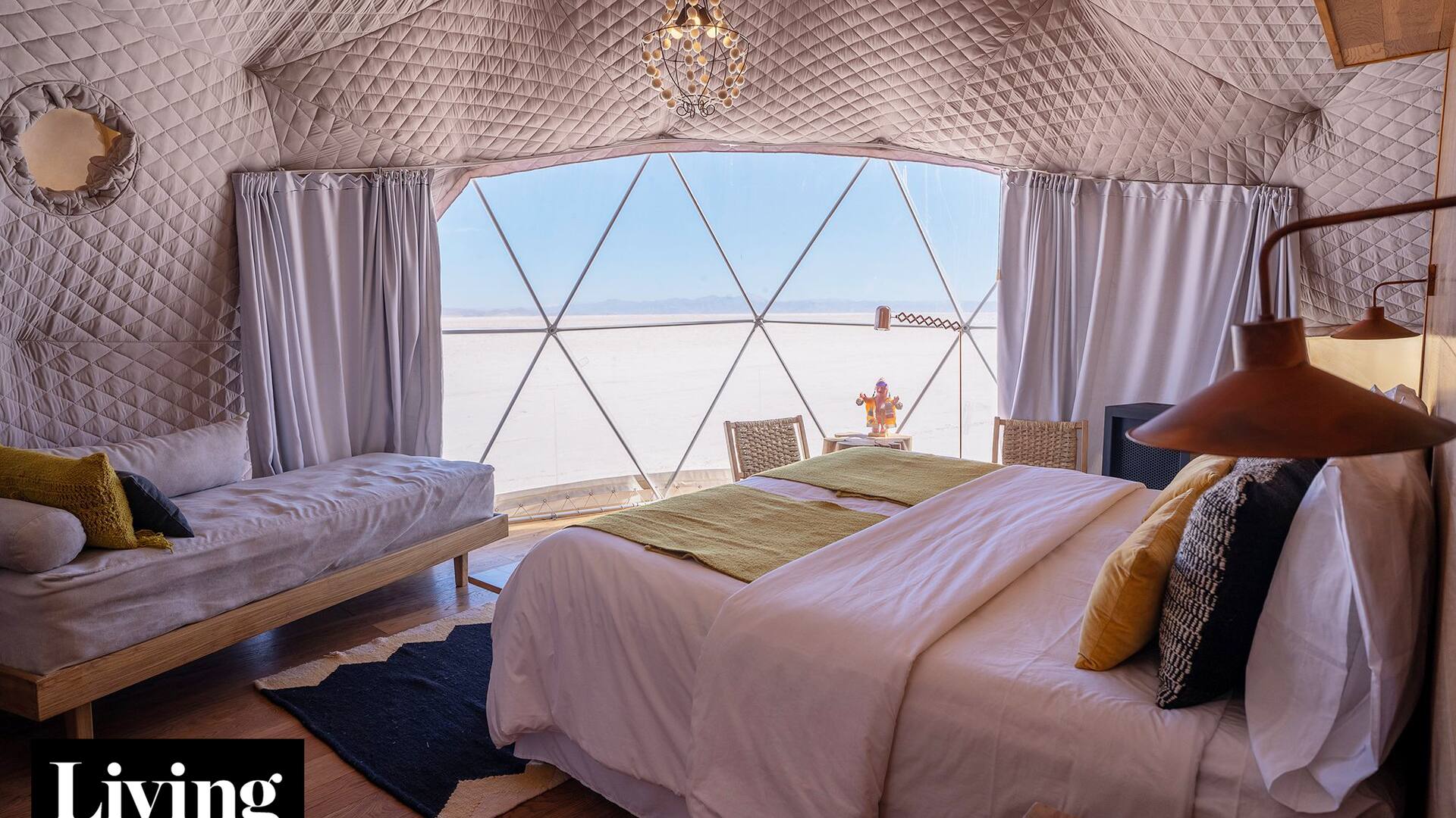 Te mostramos domos que combinan buen interiorismo con paisajes únicos.