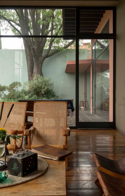 Recorremos una obra de Luis Barragán, una joya de la arquitectura mexicana que hoy es casa de familia y centro cultural