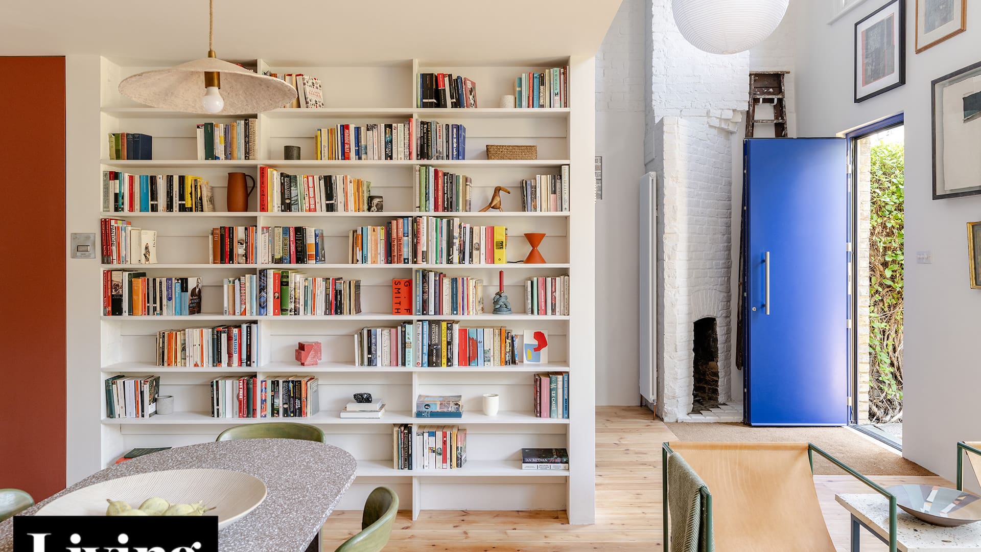 Un arquitecto transformó esta casa de estilo victoriano de Londres en un cálido y moderno hogar para su familia