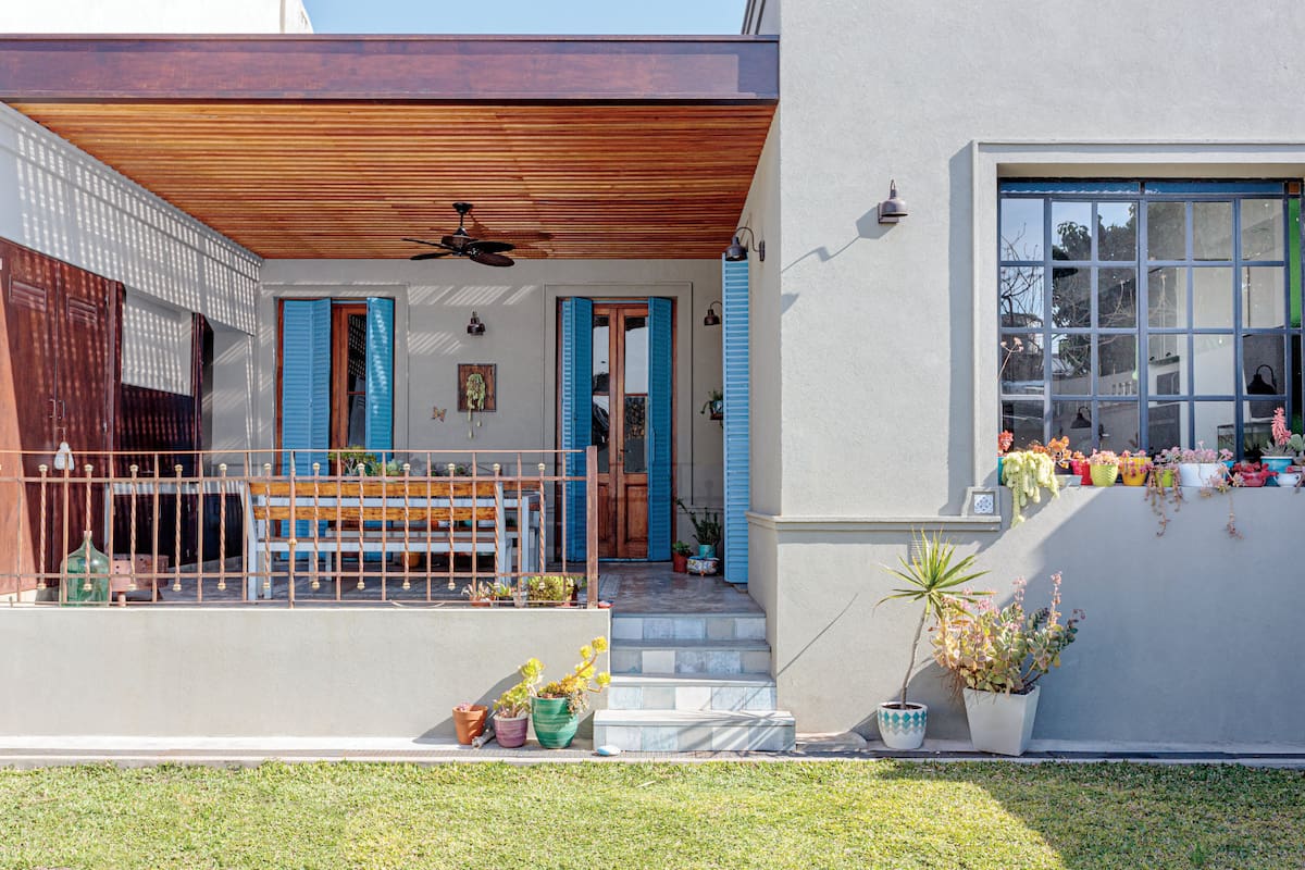 Casi desde cero: En San Fernando, proyectaron su primera casa con aires vintage y distribución moderna