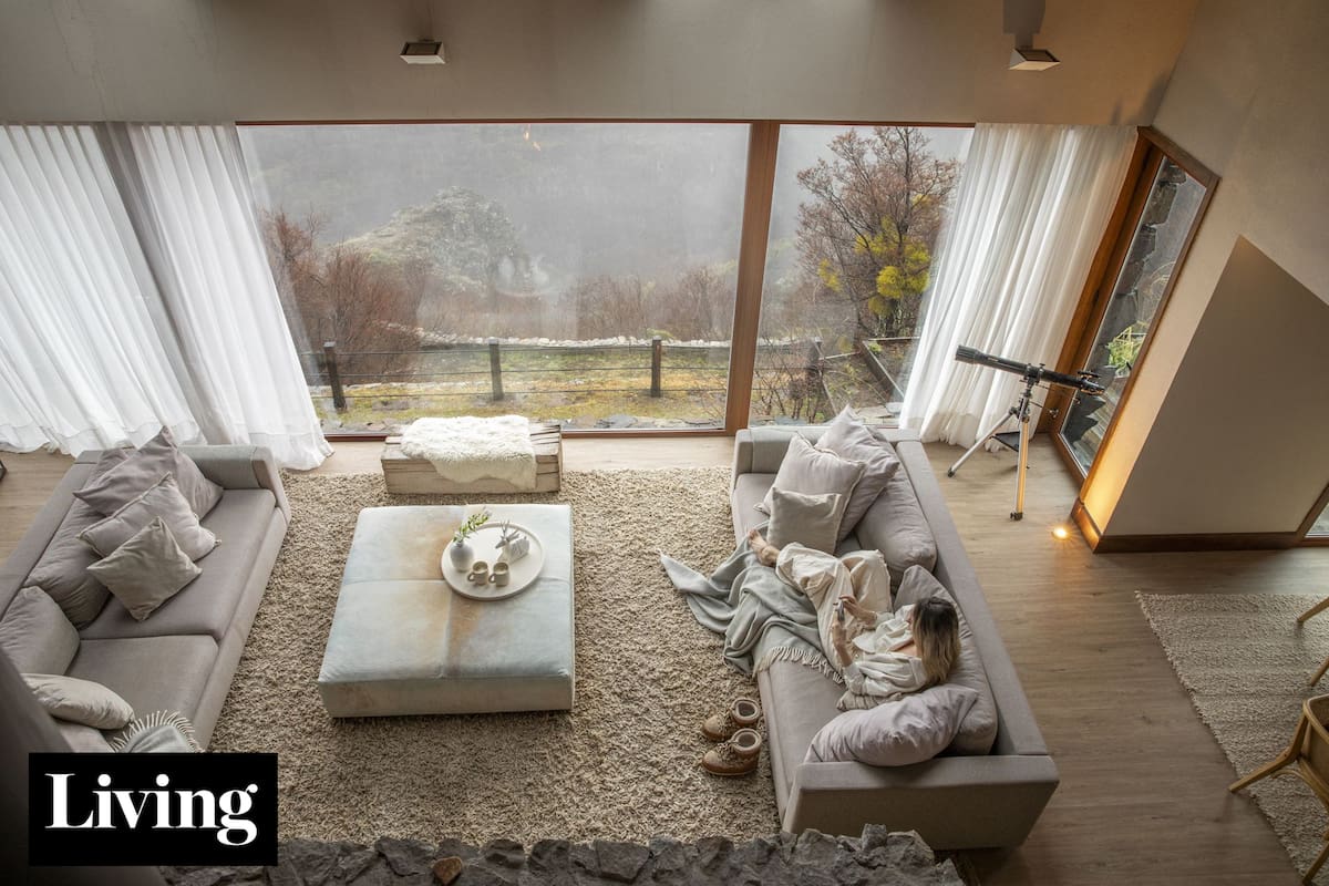 Recorremos una casa que se eleva para aprovechar sus alucinantes vistas patagónicas desde cada ambiente