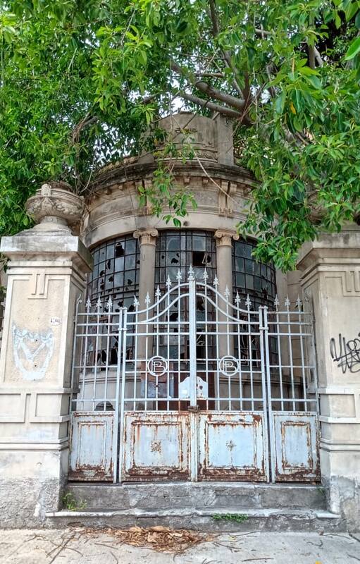 Abandonada y destruida: la casa que perteneció a un dirigente clave de la UCR