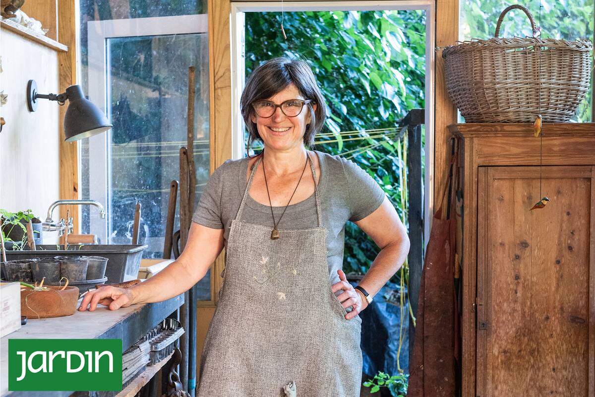 Se animó a hacer un jardín salvaje, productivo y hasta con una pileta biológica