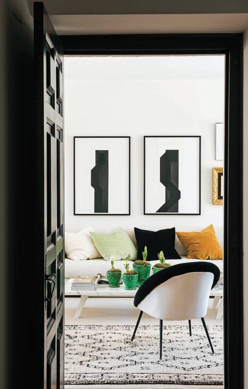 Un estudio de diseño liderado por madre e hija renovó esta casa-quinta de 1900 en Lisboa de modo espectacular
