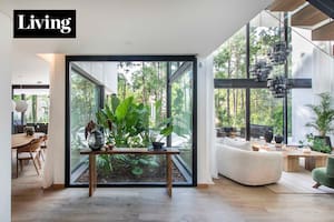 Planearon su hogar definitivo con ambientes pensados para sus necesidades futuras