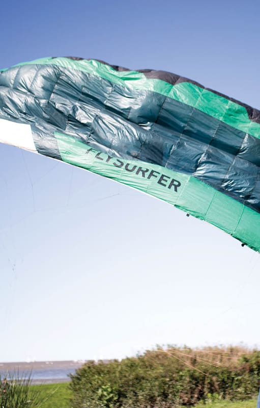 Al windsurf y el canotaje se le suma el windfoil, la nueva sensación de los deportes de río