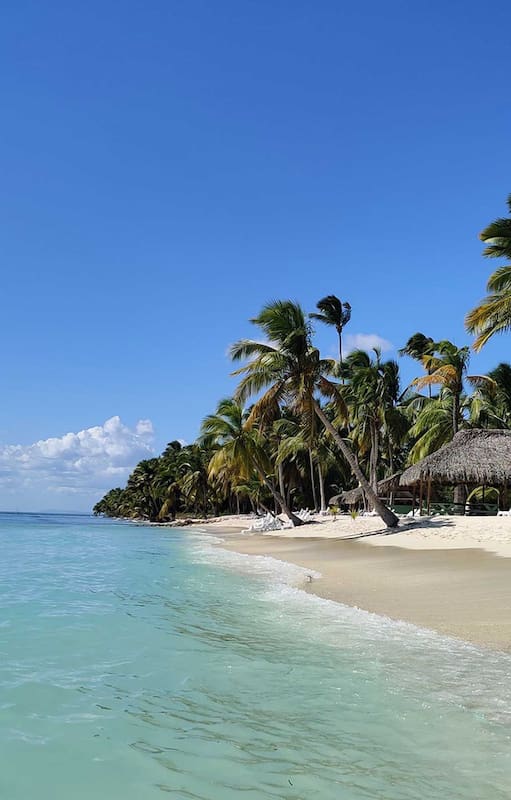 Diez playas exclusivas que eligen las megaestrellas para sus vacaciones