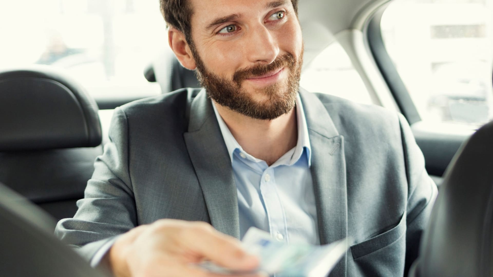 Pagar en efectivo, la nueva opción para usuarios y choferes de Cabify