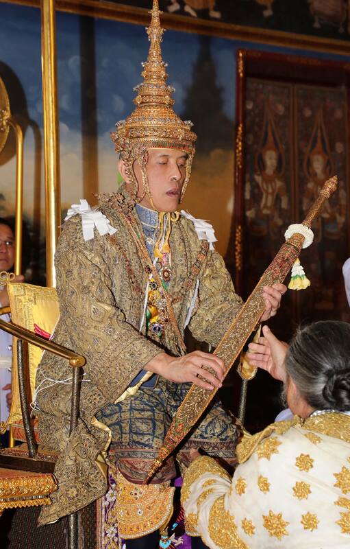 En fotos: la fastuosa coronación del rey de Tailandia