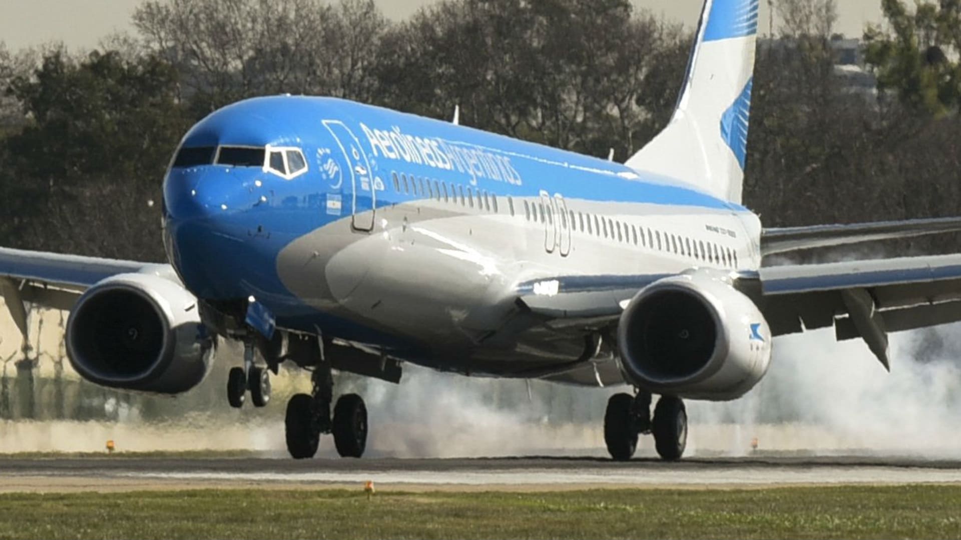 Crece la demanda de pilotos, pero la carrera cuesta más de un millón de pesos