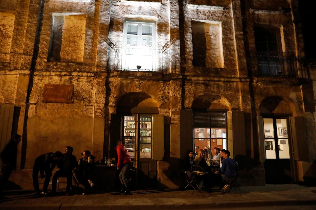 A 100 km de la Ciudad reabrió el Bressonart, un mítico bar de Areco