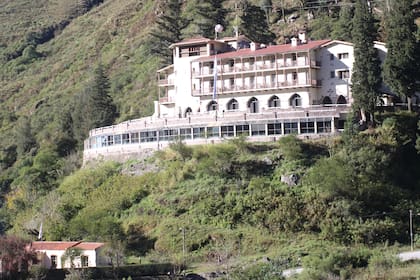 A 19 kilómetros de la capital provincial, un paisaje de montaña y río junto con los baños termales siguen cautivando como en la época precolombina