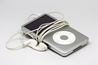 Por qué los iPods vuelven a causar furor a 22 años de su nacimiento