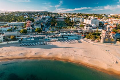 A 25 km de Lisboa, una de sus clásicas playas se renueva