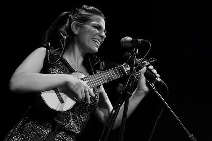 A 50 años de la edición de El Gusanito en Persona, el disco de culto de Jorge de la Vega, la cantante argentina Sofia Rei, junto al guitarrista venezolano Juancho Herrera, revisitan sus canciones, desde una perspectiva contemporánea, en el auditorio del Americas Society.