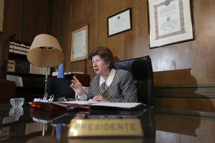 "La lengua no tiene por qué renquear. Usemos las palabras sin deformarlas", pide Zorrilla