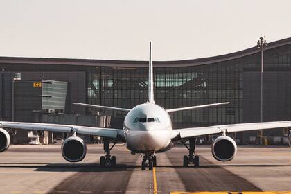 A algunas les falta obtener alguna licencia, pero el principal problema parece ser la asignación de espacios en aeropuertos, ya que aún no se aprobó el criterio que se utilizará