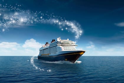 A bordo del crucero Disney Wish hay opciones de entretenimiento tanto para niños como para adultos