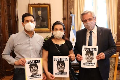 A casi un año de su muerte, el Presidente recibió en Casa de Gobierno a Silvino Báez y Graciela Sosa, padres de Fernando quien fue matado a golpes por un grupo de rugbiers el año pasado.