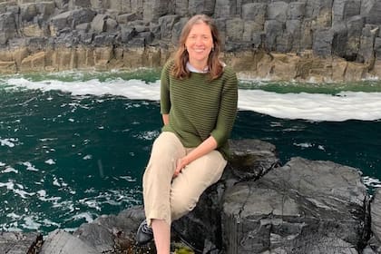 A Cecilia le molestó que él le respondiera en inglés