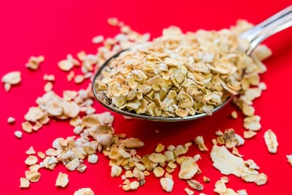 A comienzos del XX, el médico suizo Maximilian Bircher-Brenner ideó el ‘Bircher muesli’: una mezcla de avena remojada, frutas y yogur que inspiró las actuales versiones frías