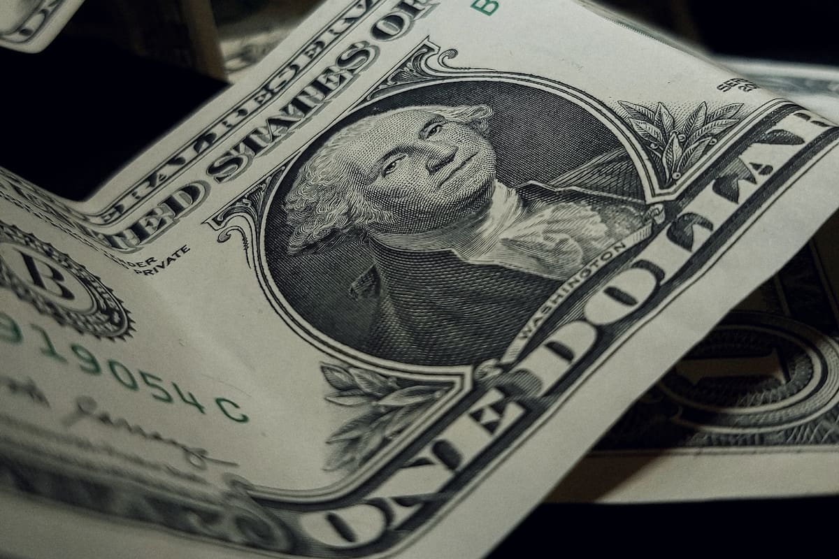 A cuánto cotiza el dólar blue este jueves 23 de mayo de 2024.