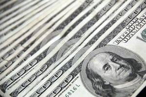 A cuánto cotiza el dólar blue este lunes 17 de abril de 2023.
