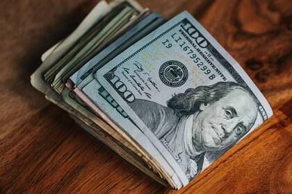 A cuánto cotiza el dólar blue este lunes 27 de febrero de 2023.