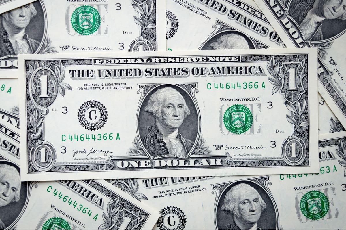 A cuánto cotiza el dólar blue este miércoles 12 de junio de 2024.