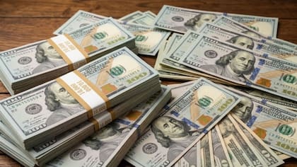 A cuánto cotiza el dólar este martes 4 de agosto (imagen ilustrativa generada con IA)
