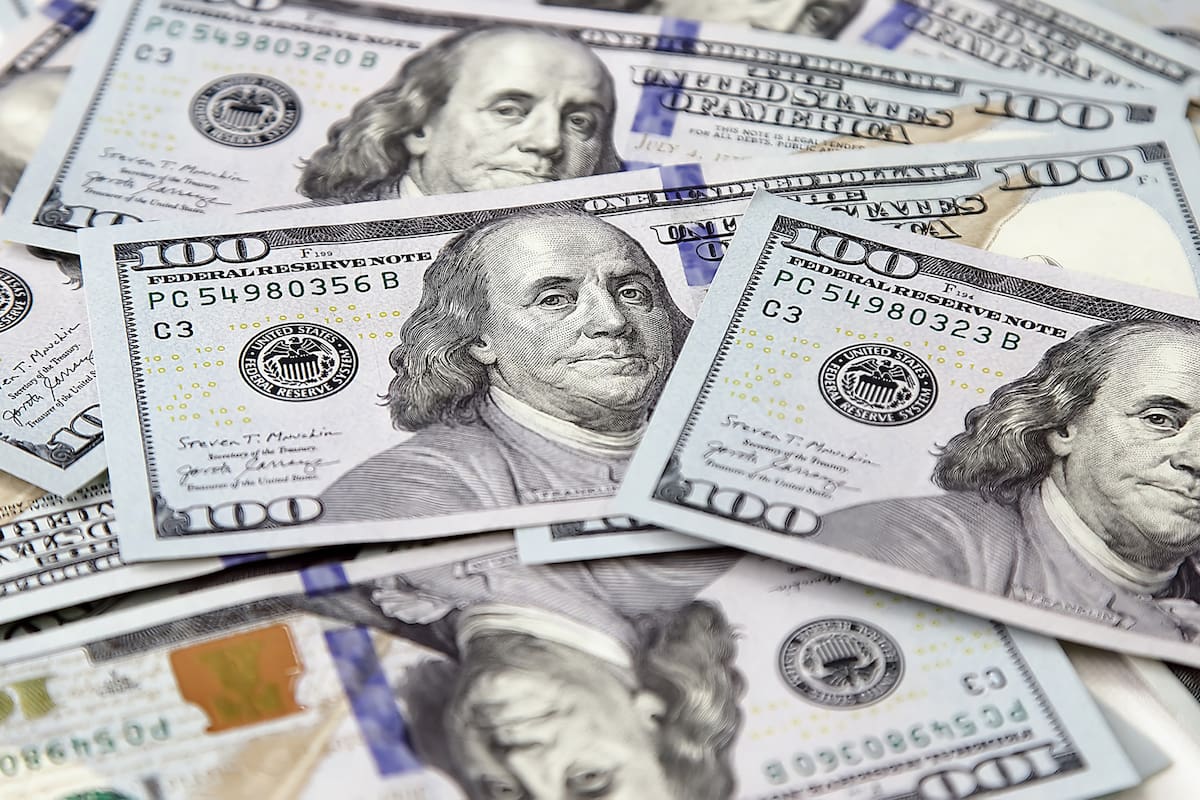 A cuánto cotiza el dólar oficial y el dólar blue este domingo 30 de marzo