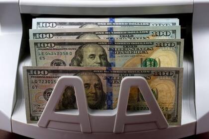 A cuánto cotizará el dólar en 2025, según las proyecciones de consultoras, bancos y economistas relevados por el Banco Central