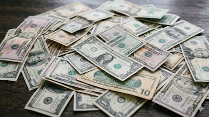 A cuánto cotizó el dólar hoy (imagen ilustrativa generada con IA)