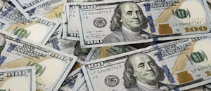 ¿A cuánto cotiza el dólar oficial y el blue este lunes 17 de agosto?
