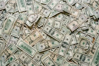 A cuánto cotizan el dólar blue y el oficial este viernes 8 de mayo