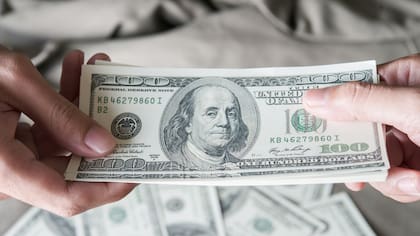 ¿A cuánto está el dólar hoy, lunes 12 de enero?