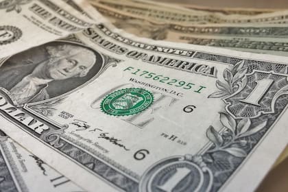 ¿A cuánto está el dólar hoy, viernes 24 de enero?