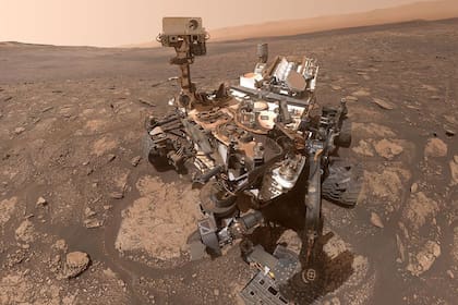 A diez años de su llegada: Curiosity descubrió un “pato” en Marte