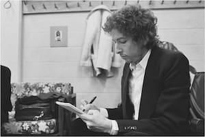 A 10 años del día en que el rock se volvió literatura: Bob Dylan y el Nobel que enfureció a los académicos