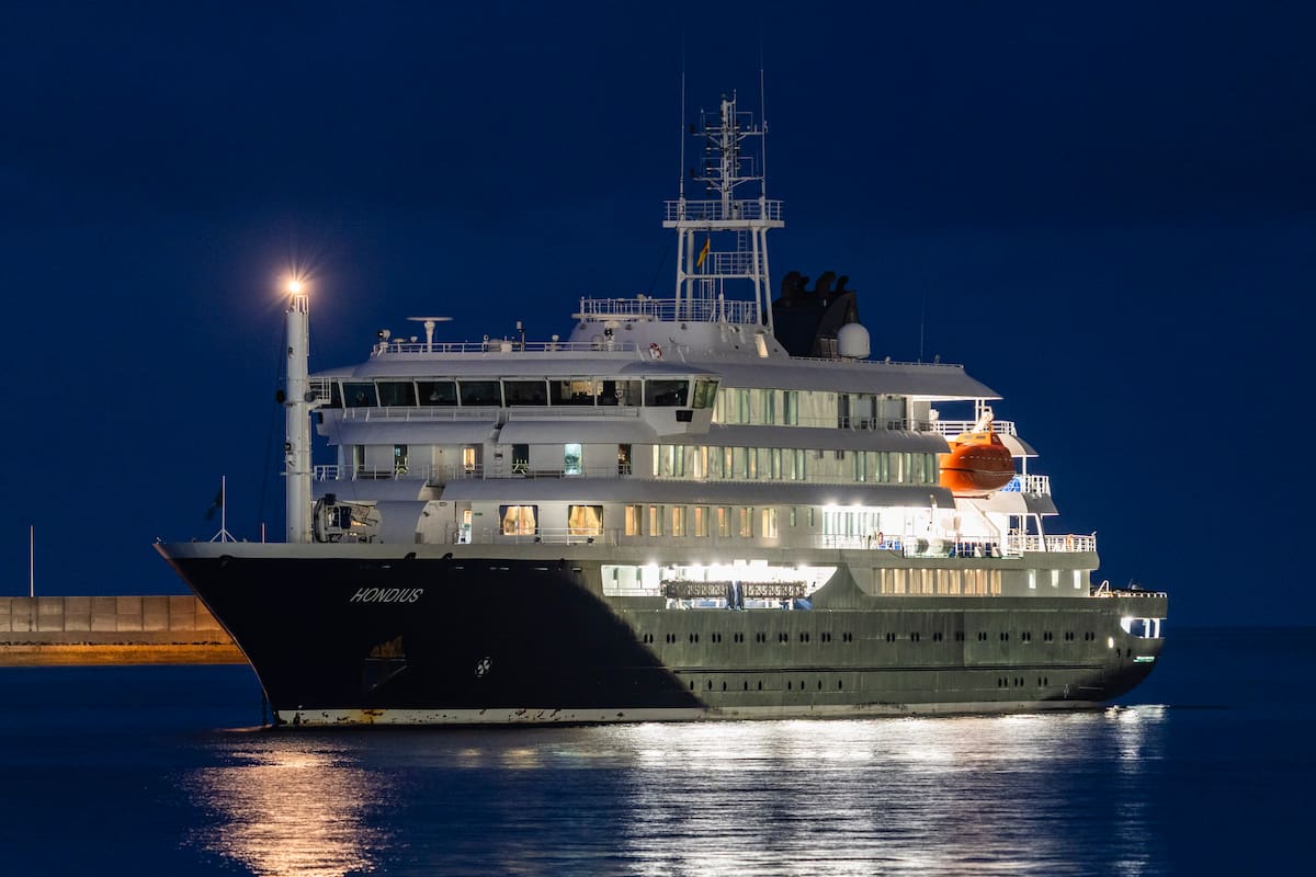 A diferencia de las grandes compañías de cruceros como Carnival, Oceanwide no parece tener vínculos en EE.UU. que pudieran establecer jurisdicción allí