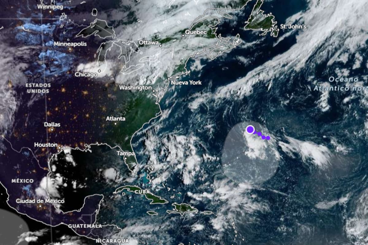 A diferencia de las ondas procedentes de África, el sistema Invest 98L se localiza en el Atlántico subtropical, fuera de la Región Principal de Desarrollo