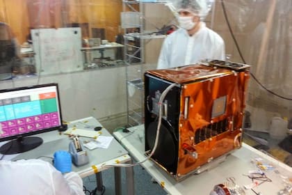 A diferencia de los anteriores nanosatélites, Tita tiene un tamaño mayor, pesa 25 kilos y ya cuenta con prestaciones operativas de la futura red de fotografía satelital de Satellogic
