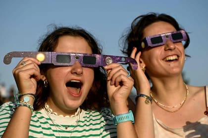 A diferencia del eclipse solar, con este eclipse lunar no se necesitará ningún tipo de protección