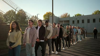 A diferencia del experimento original, la serie de Netflix incluye tanto a hombres como a mujeres