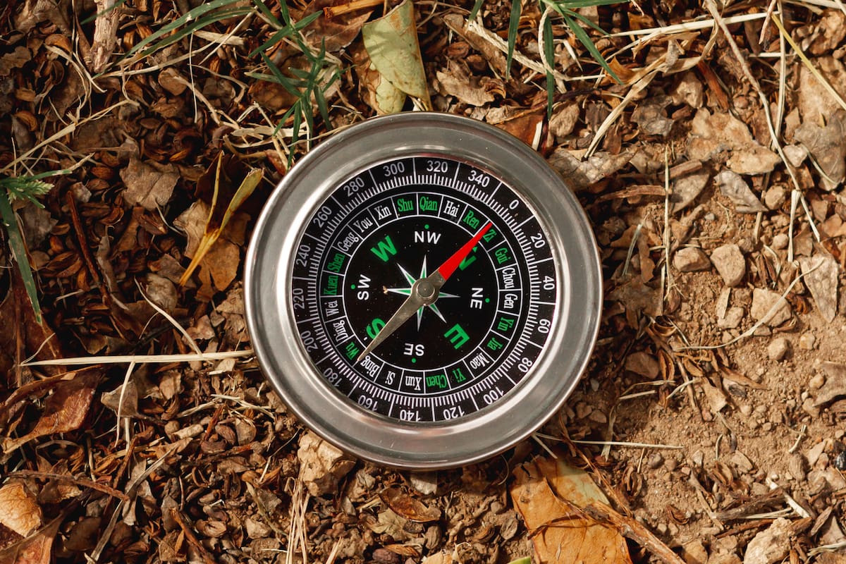 A diferencia del polo geográfico, su ubicación cambia con el tiempo y requiere un seguimiento científico permanente