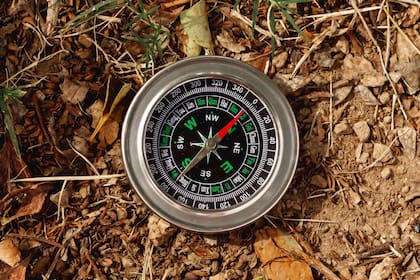 A diferencia del polo geográfico, su ubicación cambia con el tiempo y requiere un seguimiento científico permanente