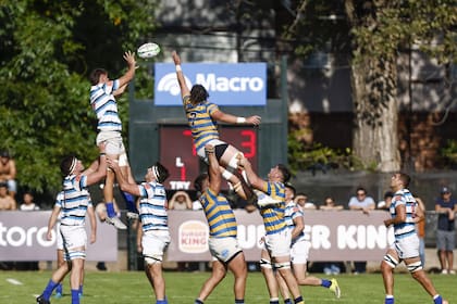 A este line-out lo gana SIC, pero el que está más alto en la tabla es Hindú, que en caso de ganarle a Rosario se clasificará semifinalista; el cuadro zanjero necesita una derrota del Elefante, además de superar a Buenos Aires CRC.