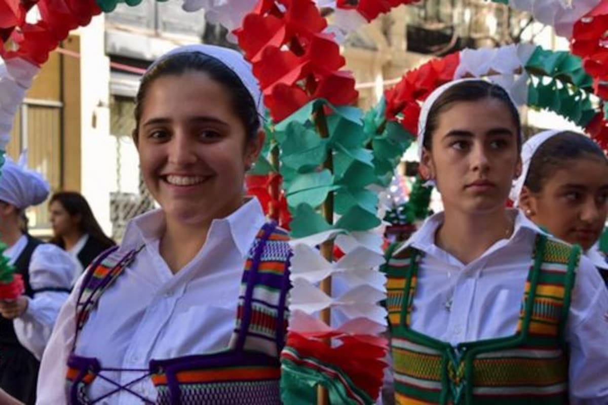 A excepción de quienes salieron exiliados por razones políticas, la mayoría lo hicieron para “hacer las Américas”